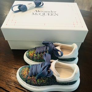 Alexander McQueen sneakers in calf leather with glitter accent